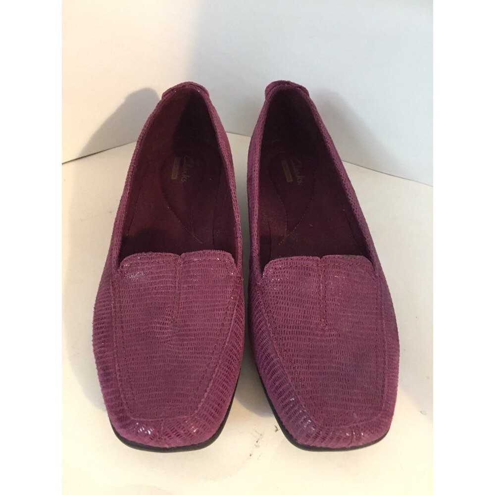 Clarks Plum Snake Embossed Shoes 7 Wide Width